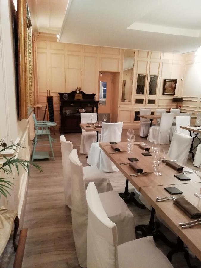 Le Lion D'Or Hotel แซลส์-ซูร์-แชร์ ภายนอก รูปภาพ
