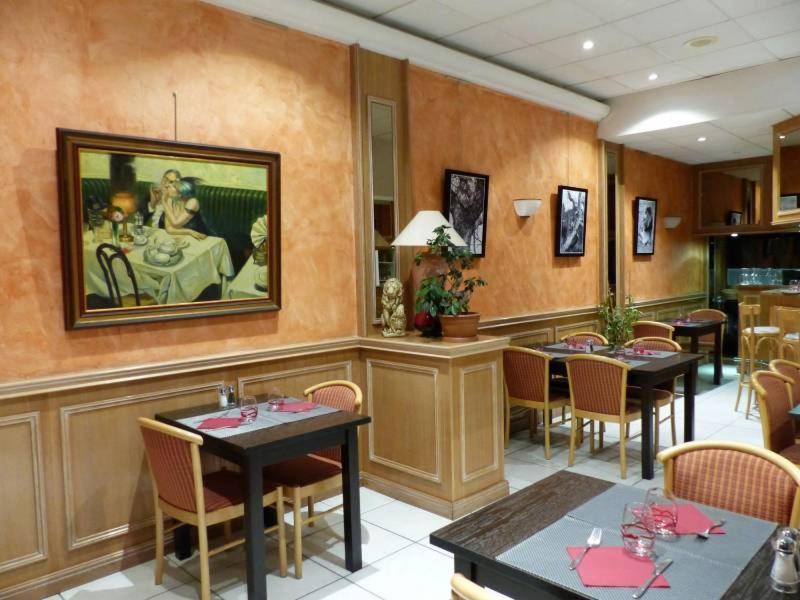 Le Lion D'Or Hotel แซลส์-ซูร์-แชร์ ภายนอก รูปภาพ