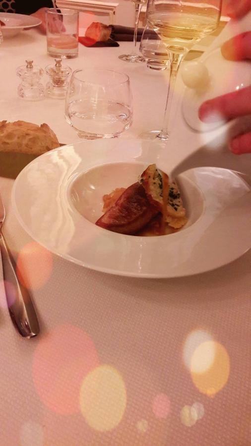 Le Lion D'Or Hotel แซลส์-ซูร์-แชร์ ห้อง รูปภาพ