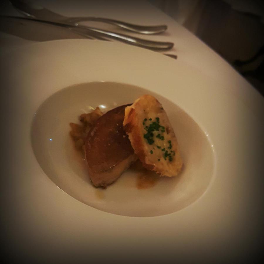 Le Lion D'Or Hotel แซลส์-ซูร์-แชร์ ห้อง รูปภาพ