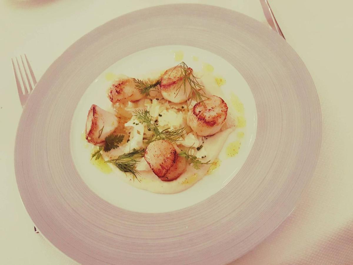 Le Lion D'Or Hotel แซลส์-ซูร์-แชร์ ห้อง รูปภาพ